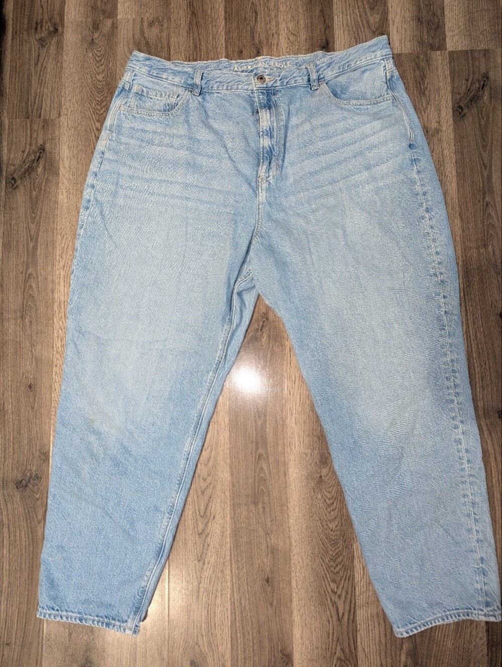 Size 20 American Eagle Light Blue High-Rise Relaxed Fit Mom Women’s Jeans